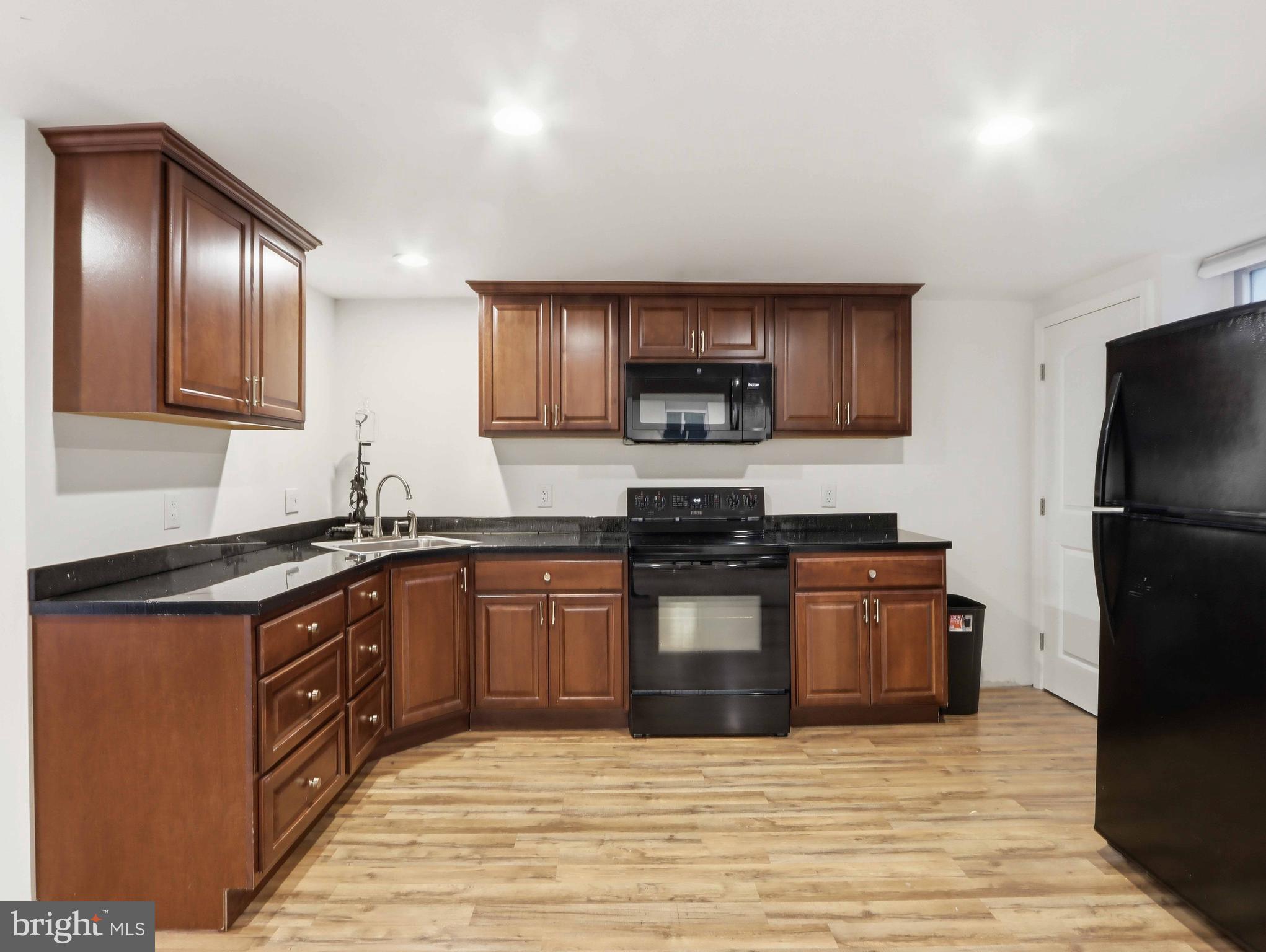 380 Sheffield Road Severna Park, MD 21146 - Photo 21 of 47 Granite counters and plenty of cabinets!