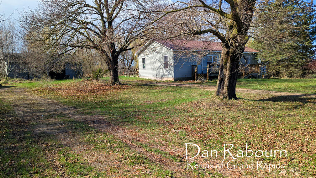 1185 11 Mile Road Remus, MI 49340 - Photo 4 of 31 PXL_20260414_140929405 copy