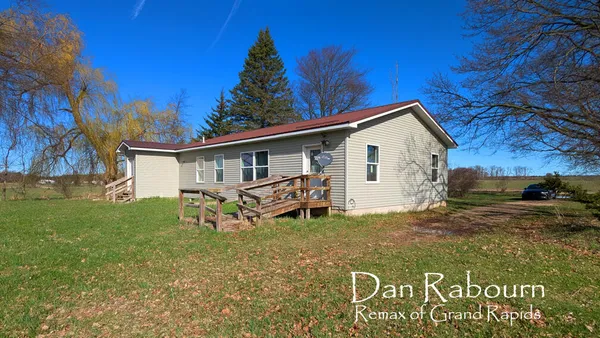 $242,500 | 1185 11 Mile Road, Remus, MI 49340
