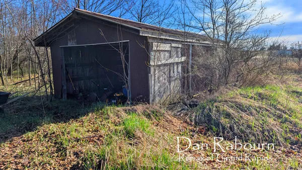 $242,500 | 1185 11 Mile Road, Remus, MI 49340