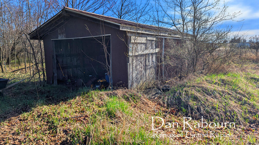 1185 11 Mile Road Remus, MI 49340 - Photo 9 of 31 PXL_20260414_141746300 copy