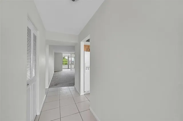 $1,700 | 7210 Lake Cir Drive, Unit 401, Margate, FL 33063