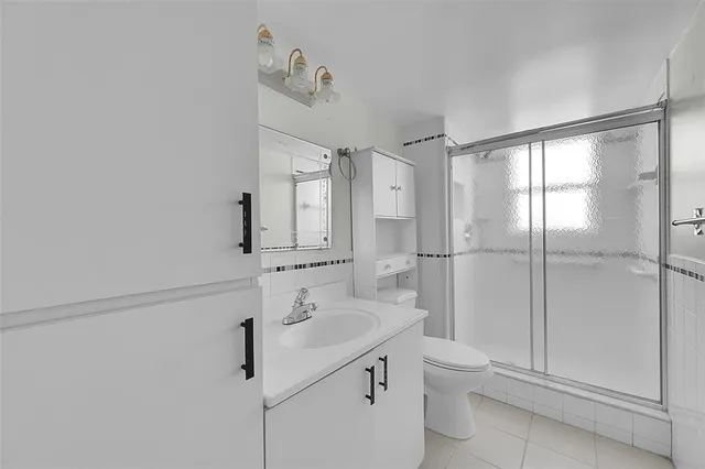 $1,700 | 7210 Lake Cir Drive, Unit 401, Margate, FL 33063