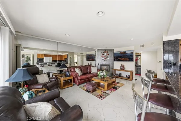 $7,000 | 27 Mirador, Irvine, CA 92612