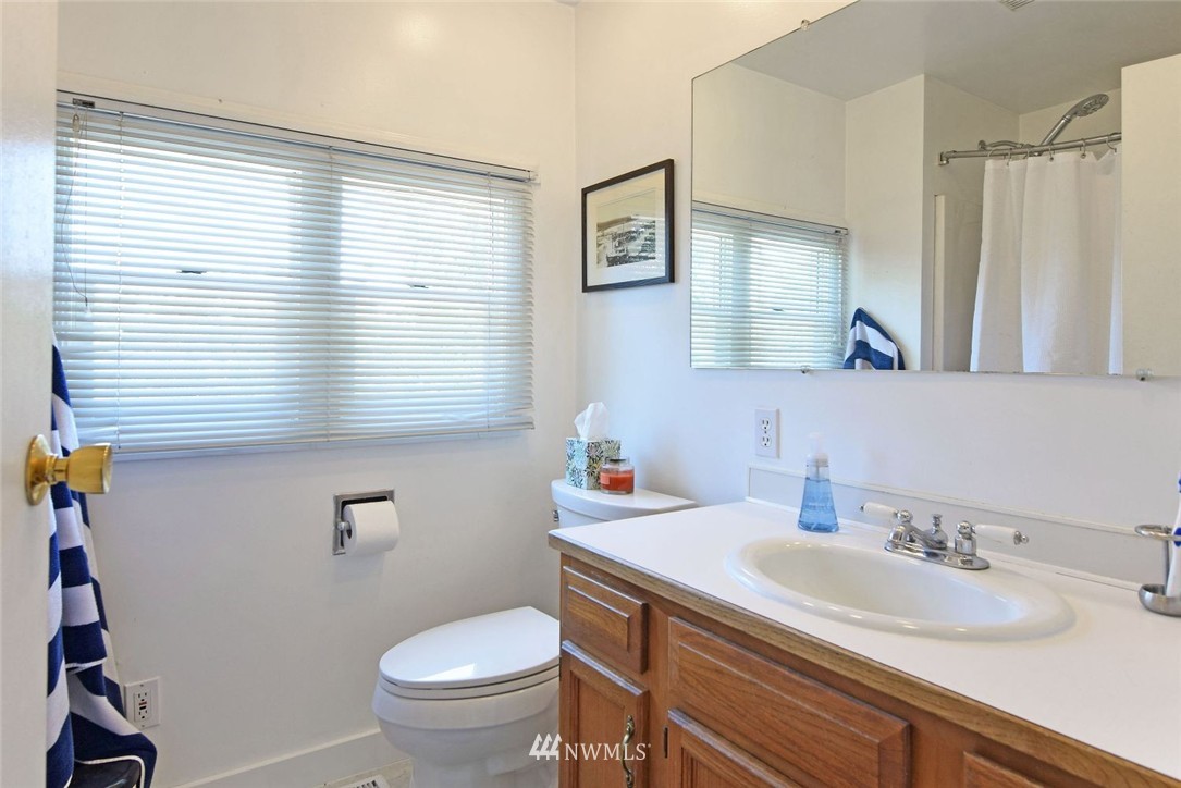 705 240th Street Southeast Bothell, WA 98021 - Photo 15 of 19