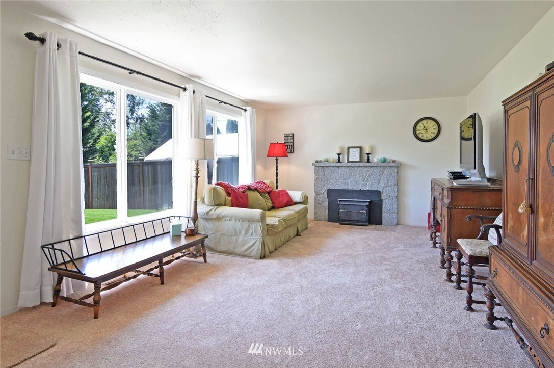 705 240th Street Southeast Bothell, WA 98021 - Photo 4 of 19