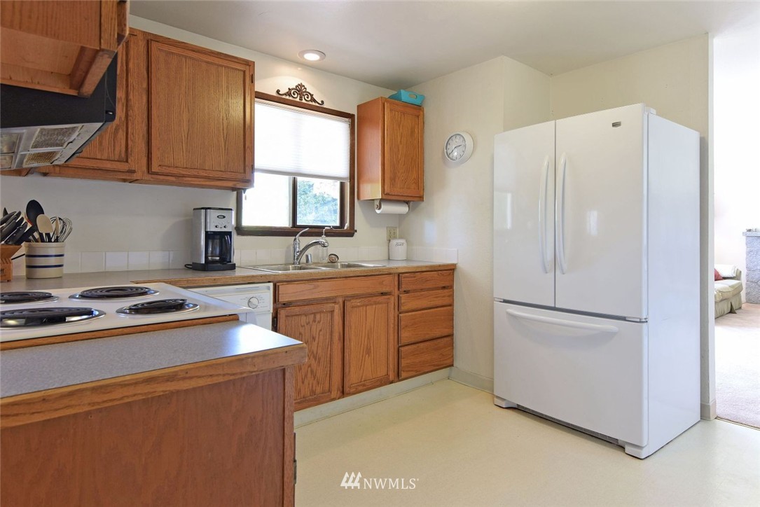 705 240th Street Southeast Bothell, WA 98021 - Photo 5 of 19