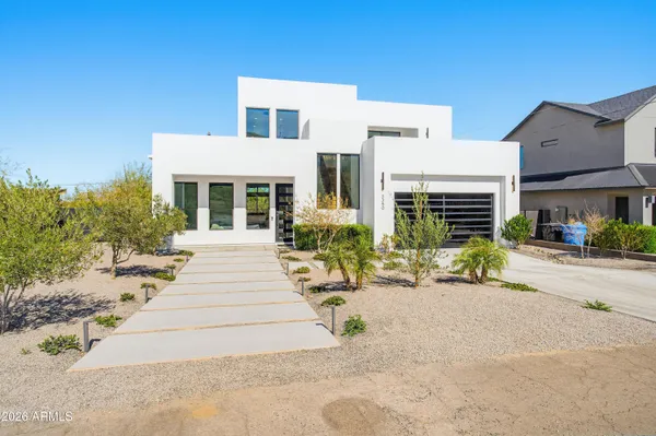 $1,049,000 | 3350 East Highline Canal Road, Phoenix, AZ 85042