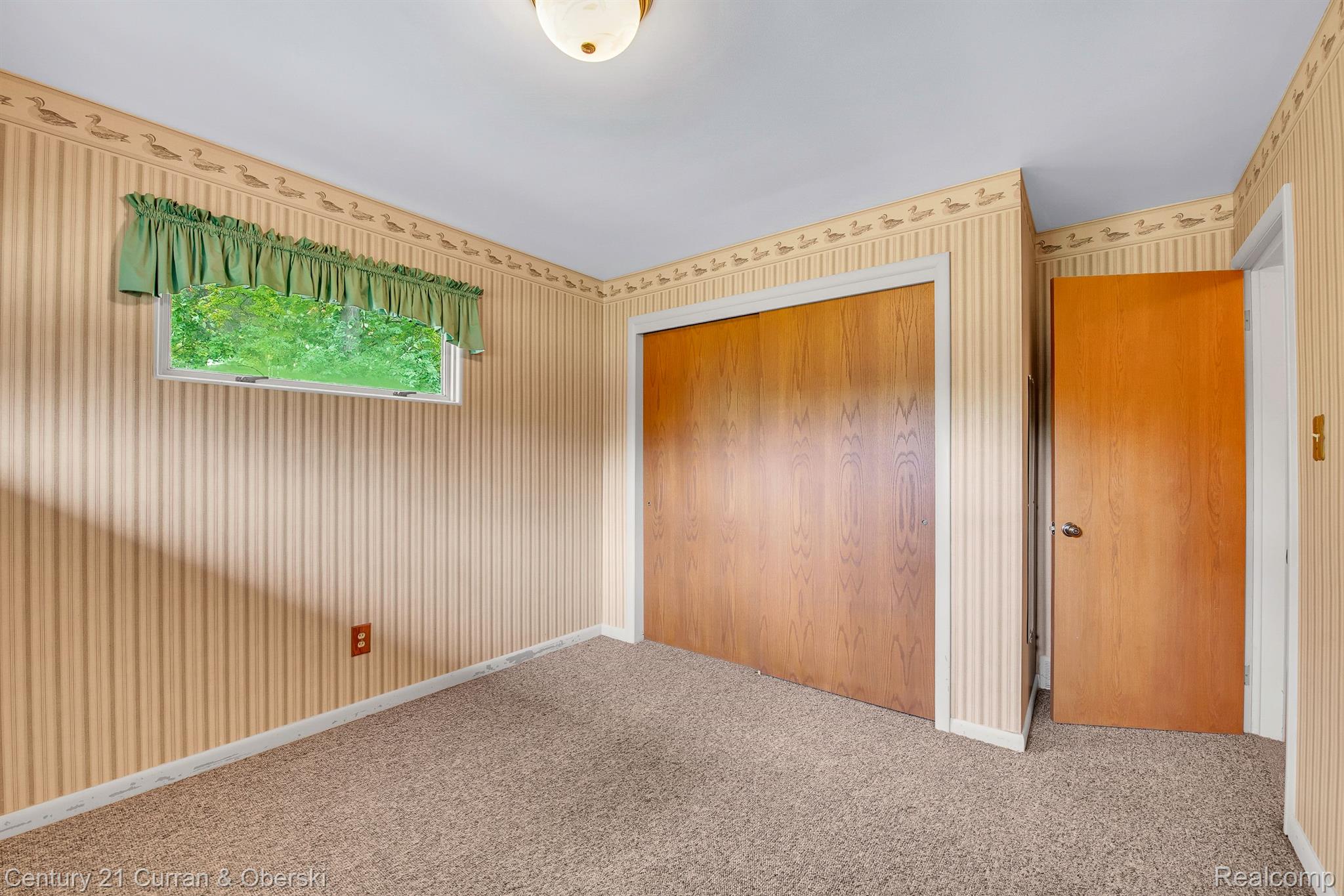 7878 Ridge Road Canton, MI 48187 - Photo 13 of 34 Gallery Image 13