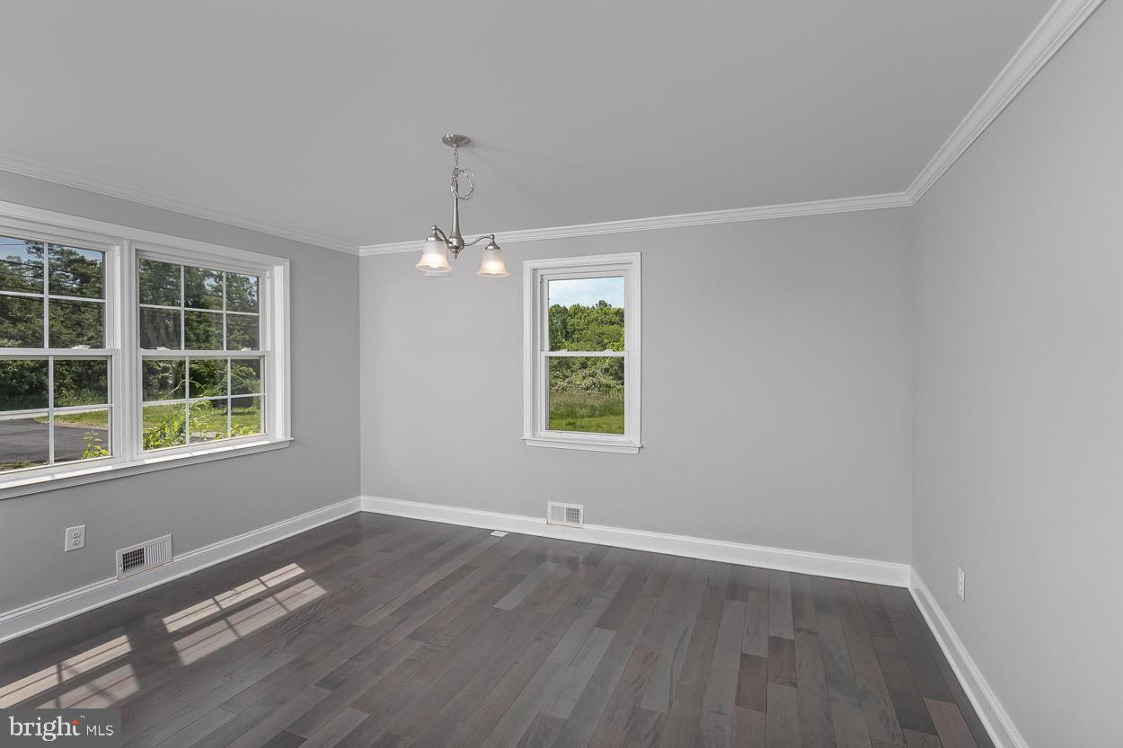 1212 Back River Neck Road Essex, MD 21221 - Photo 9 of 30 Gallery Image 9