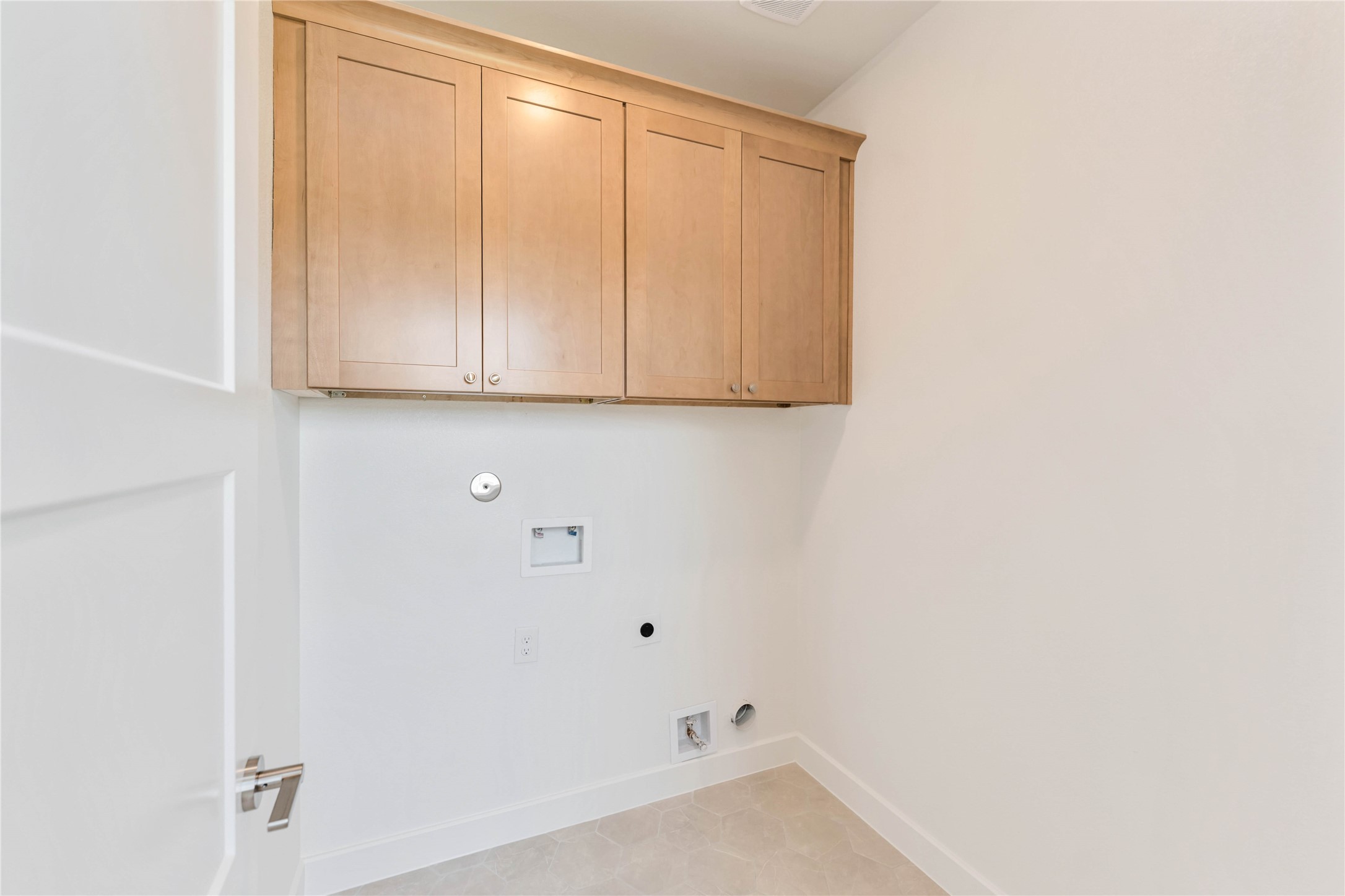 11108 Bauman Road Houston, TX 77076 - Photo 22 of 25 a view of cabinets