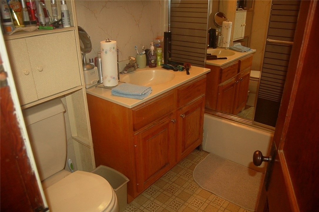 695 Cumberland Hill Road Woonsocket, RI 02895 - Photo 15 of 30 2nd Floor Bathroom
