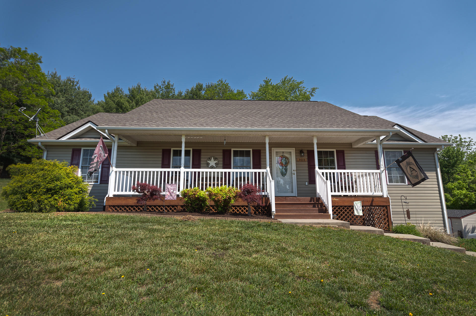 5533 Roanoke Road Troutville, VA 24175 - Photo 2 of 45 front view of a house with a yard