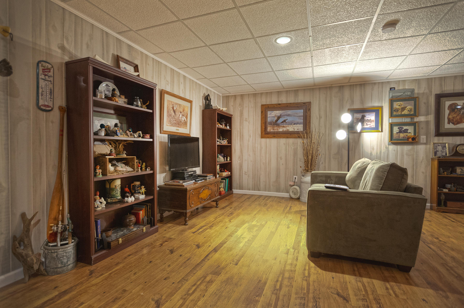 5533 Roanoke Road Troutville, VA 24175 - Photo 23 of 45 a living room with furniture and wooden floor