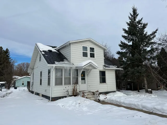 $205,000 | 413 4th Street Southwest, Crosby, MN 56441