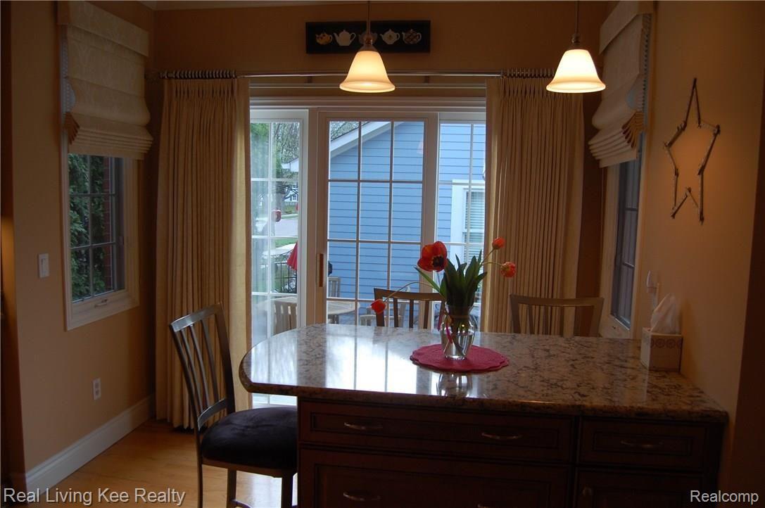 305 Taylor Avenue Rochester, MI 48307 - Photo 12 of 55 SLIDING GLASS DOOR TO PATIO