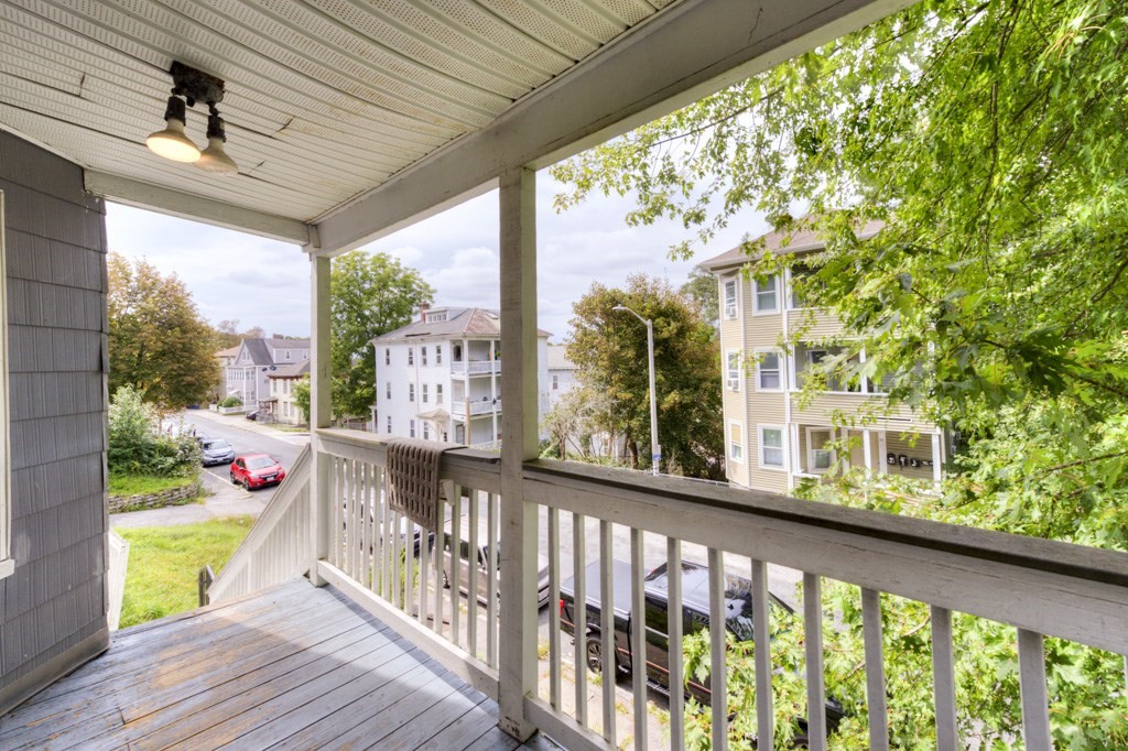 27 Rodney Street Worcester, MA 01605 - Photo 5 of 40 Gallery Image 5