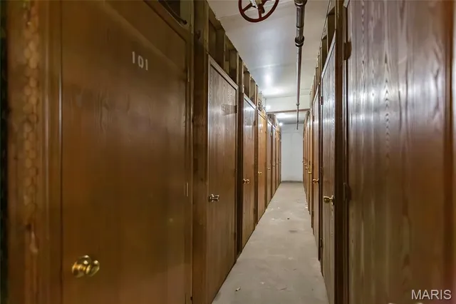 $209,900 | 585 Coeur De Royale Drive, Unit 206, Creve Coeur, MO 63141