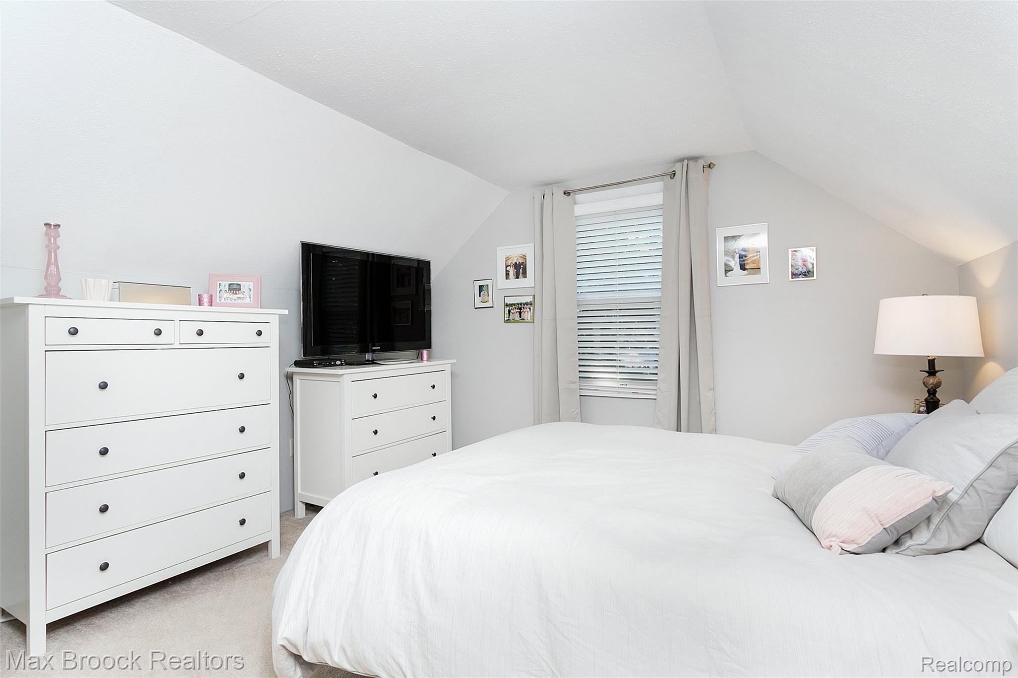 1411 Harvard Road Berkley, MI 48072 - Photo 20 of 33 Harvard-18.jpg