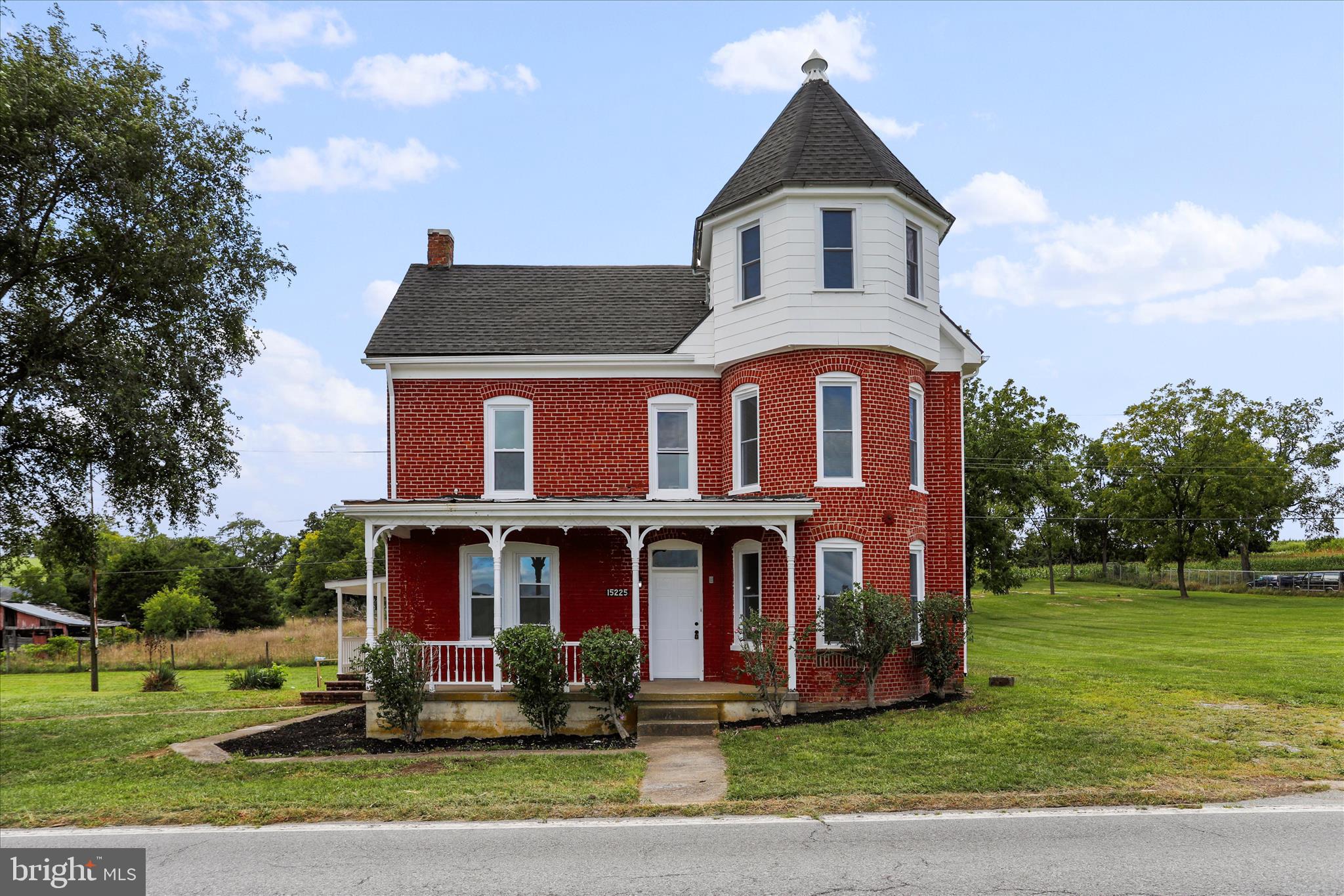15225 Fairview Road Clear Spring, MD 21722 - Photo 2 of 43 front view of house with a yard