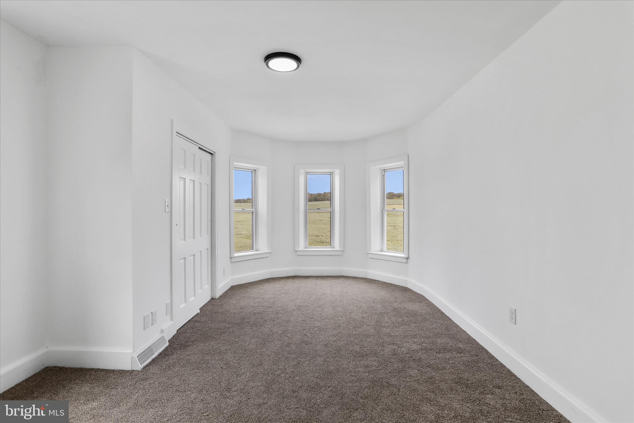 15225 Fairview Road Clear Spring, MD 21722 - Photo 26 of 43 an empty room with windows