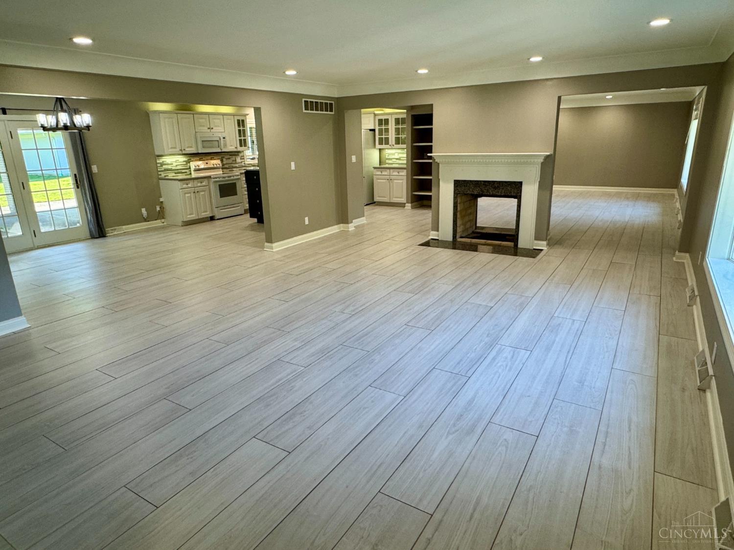 6730 Bennett Road Cincinnati, OH 45230 - Photo 5 of 24