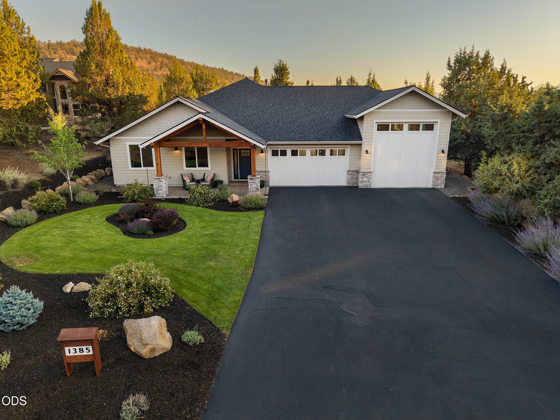 1385 Spring Ridge Court Redmond, OR 97756 - Photo 15 of 42 Gallery Image 15