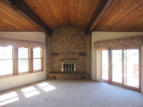 9431 Stillwater Road Redding, CA 96003 - Photo 3 of 5 living room
