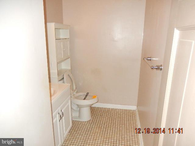 4501 Belle Grove Road Baltimore, MD 21225 - Photo 8 of 17 Bath