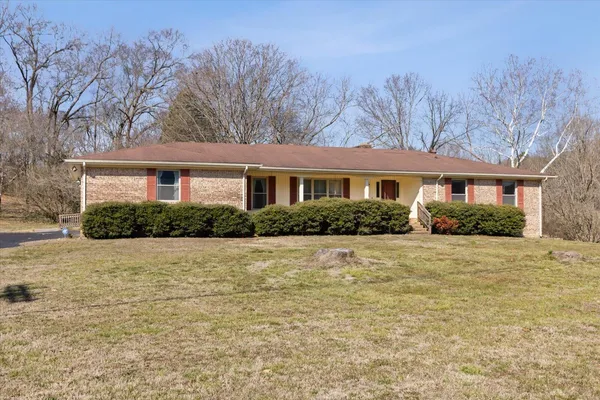 $469,900 | 557 Alvin C York Highway, Whitwell, TN 37397