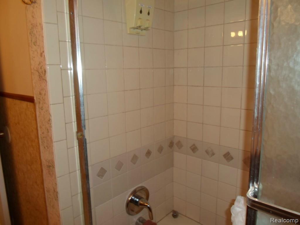283 Sullivan Road Monroe, MI 48161 - Photo 27 of 29 SAM_0384.jpg