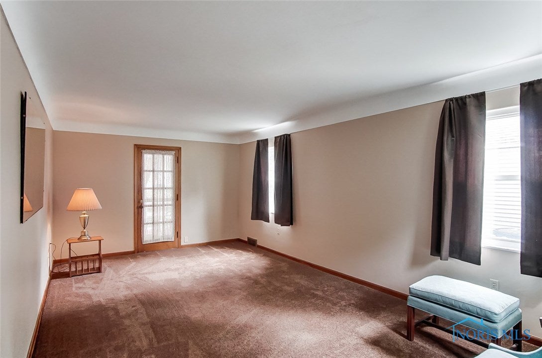 4128 Elmhurst Road Toledo, OH 43613 - Photo 5 of 33 Gallery Image 5