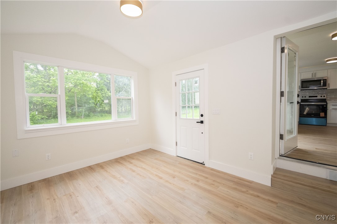 5646 Vistula Path Brewerton, NY 13029 - Photo 13 of 33