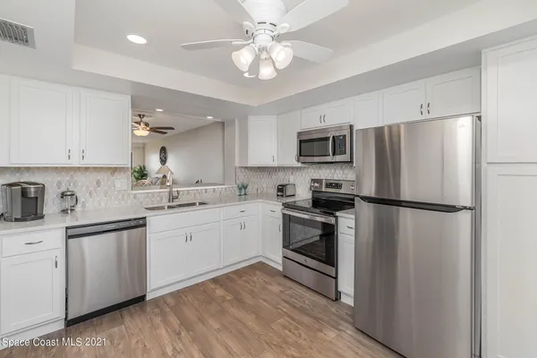 $3,250 | 995 N Highway, Unit 206, Indialantic, FL 32903