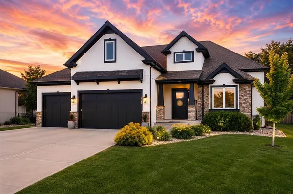 $800,000 | 921 Foxglove Lane, Kearney, MO 64060