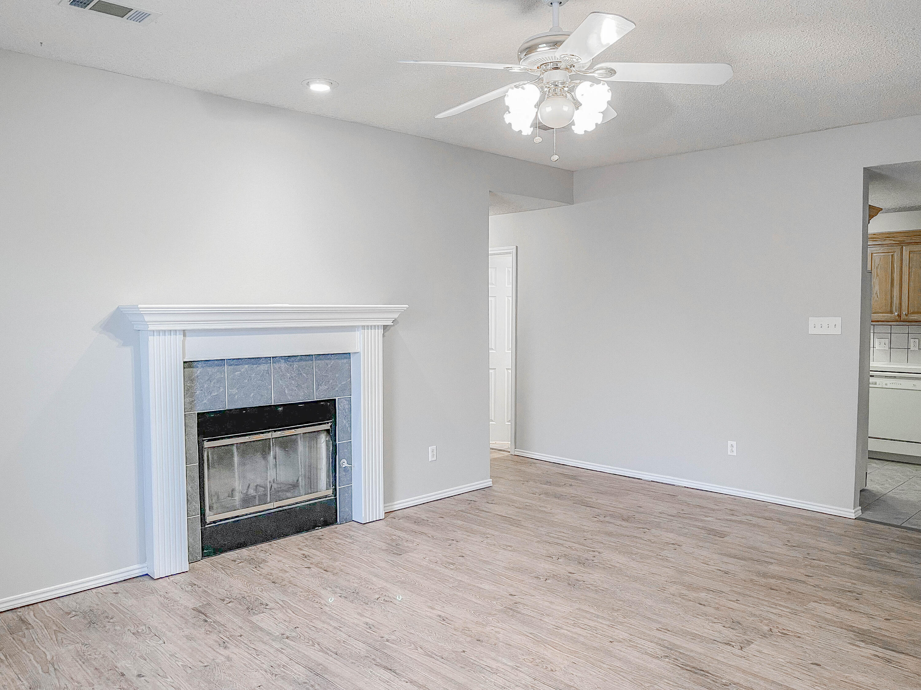 6712 4th Street, Unit B Lubbock, TX 79416 - Photo 2 of 10 IMG_5821-2