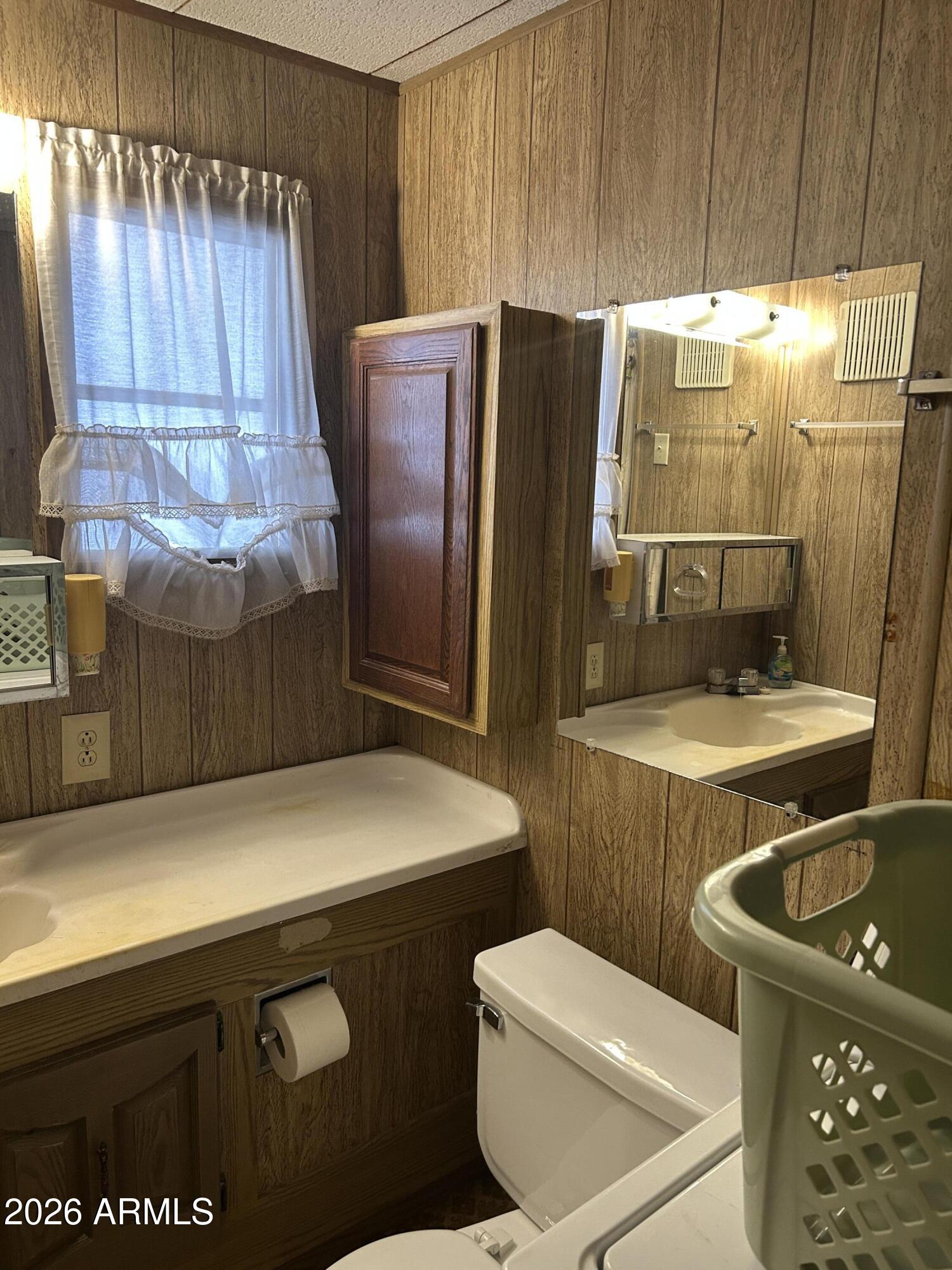 939 North Acacia Road, Unit 1 Apache Junction, AZ 85119 - Photo 21 of 42 Bathroom
