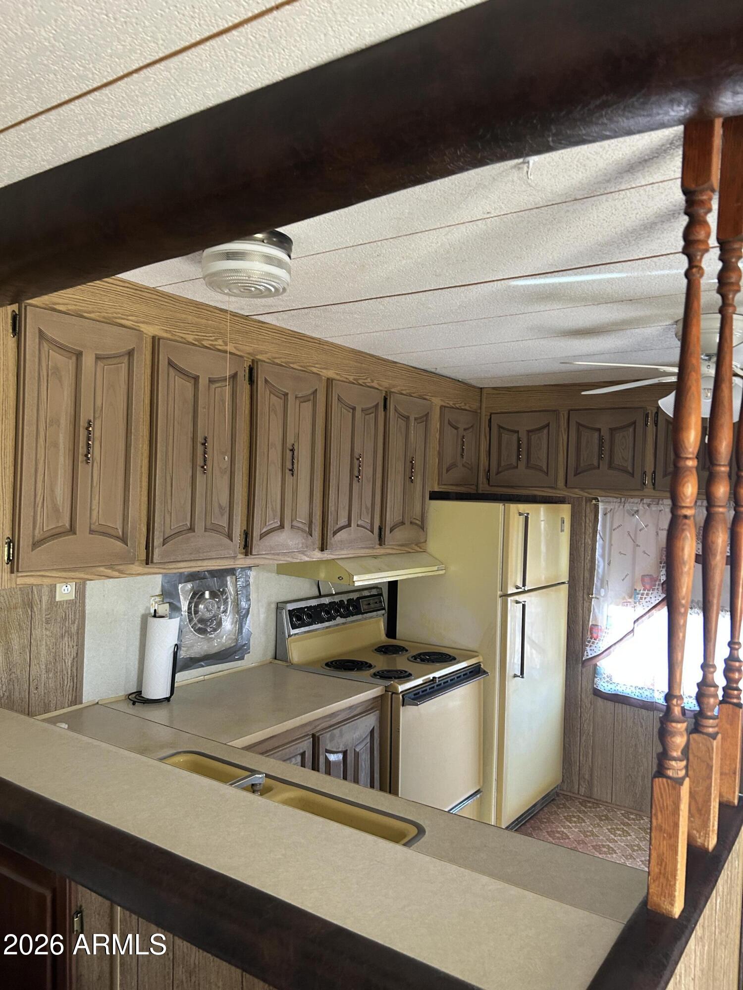 939 North Acacia Road, Unit 1 Apache Junction, AZ 85119 - Photo 26 of 42 Kitchen