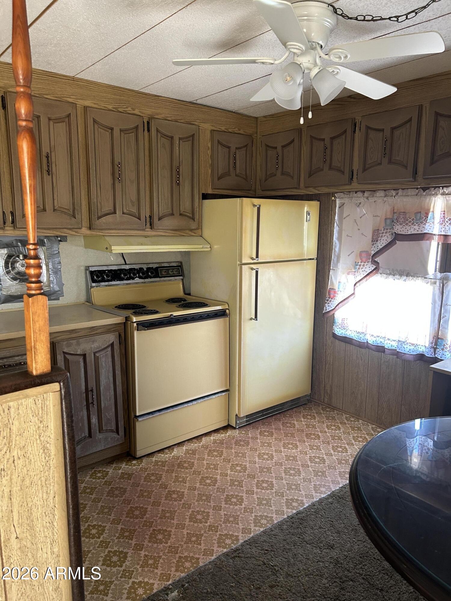 939 North Acacia Road, Unit 1 Apache Junction, AZ 85119 - Photo 27 of 42 Kitchen