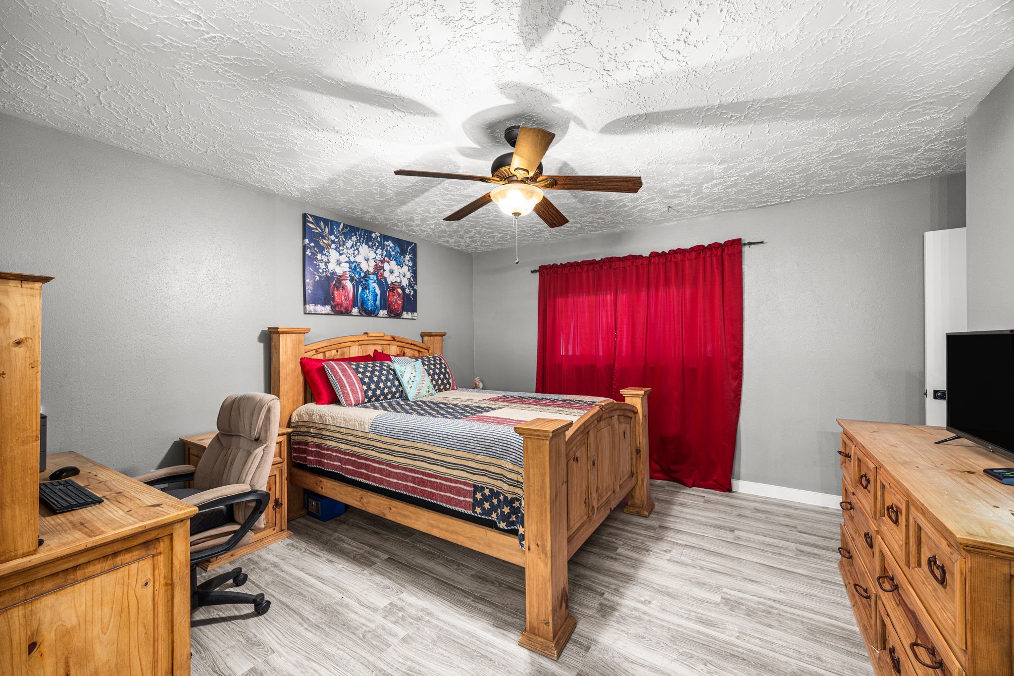21302 Bridgepoint Lane Spring, TX 77388 - Photo 15 of 30 Primary Suite