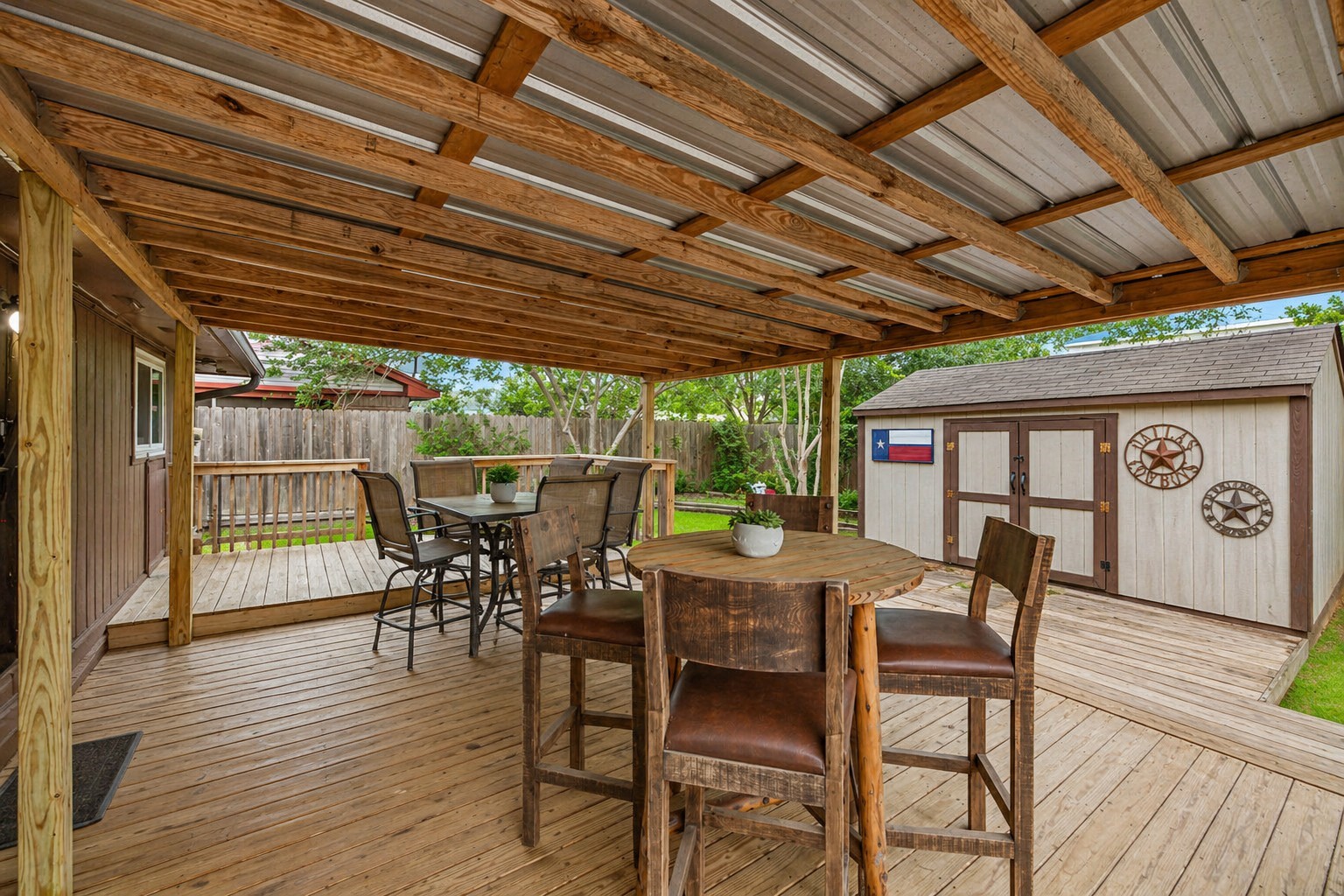 21302 Bridgepoint Lane Spring, TX 77388 - Photo 20 of 30 Ample space for entertaining *enhanced with AI*