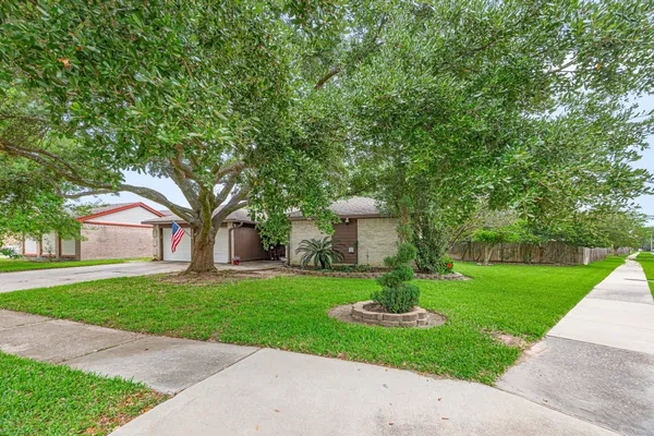 $260,000 | 21302 Bridgepoint Lane, Spring, TX 77388