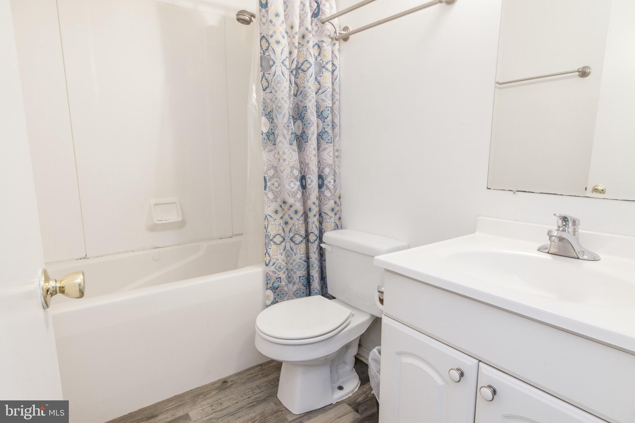 829 Windstream Way, Unit D Edgewood, MD 21040 - Photo 11 of 13 Neutral Full bath with storage & soaking tub/combo
