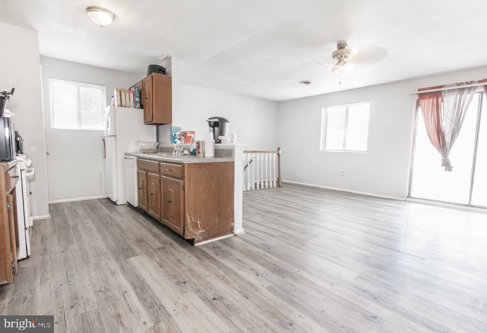 829 Windstream Way, Unit D Edgewood, MD 21040 - Photo 5 of 13 Kitchen open to Living Room