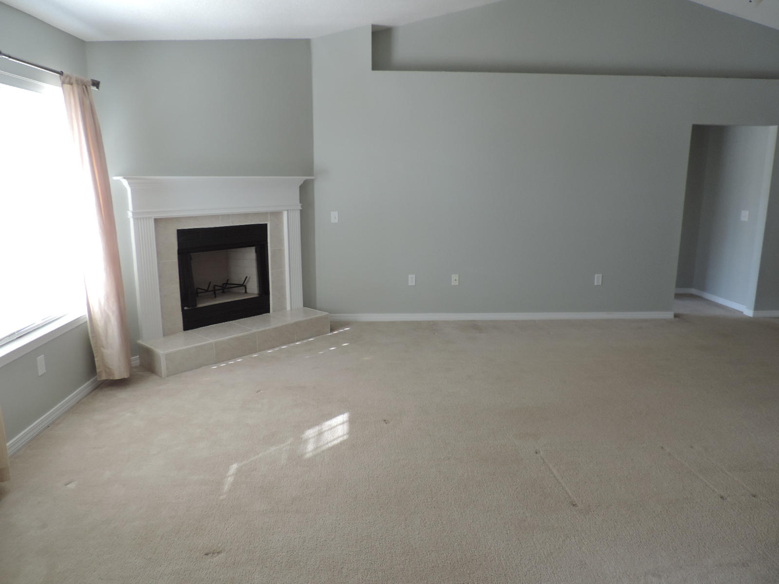 202 Raptor Drive Crestview, FL 32536 - Photo 4 of 35 Living Room