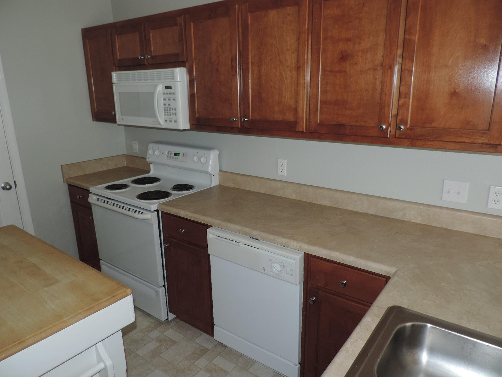 202 Raptor Drive Crestview, FL 32536 - Photo 7 of 35 Kitchen