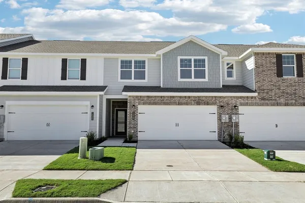 $291,500 | 230 Pourtales Lane, Cedar Hill, TX 75104