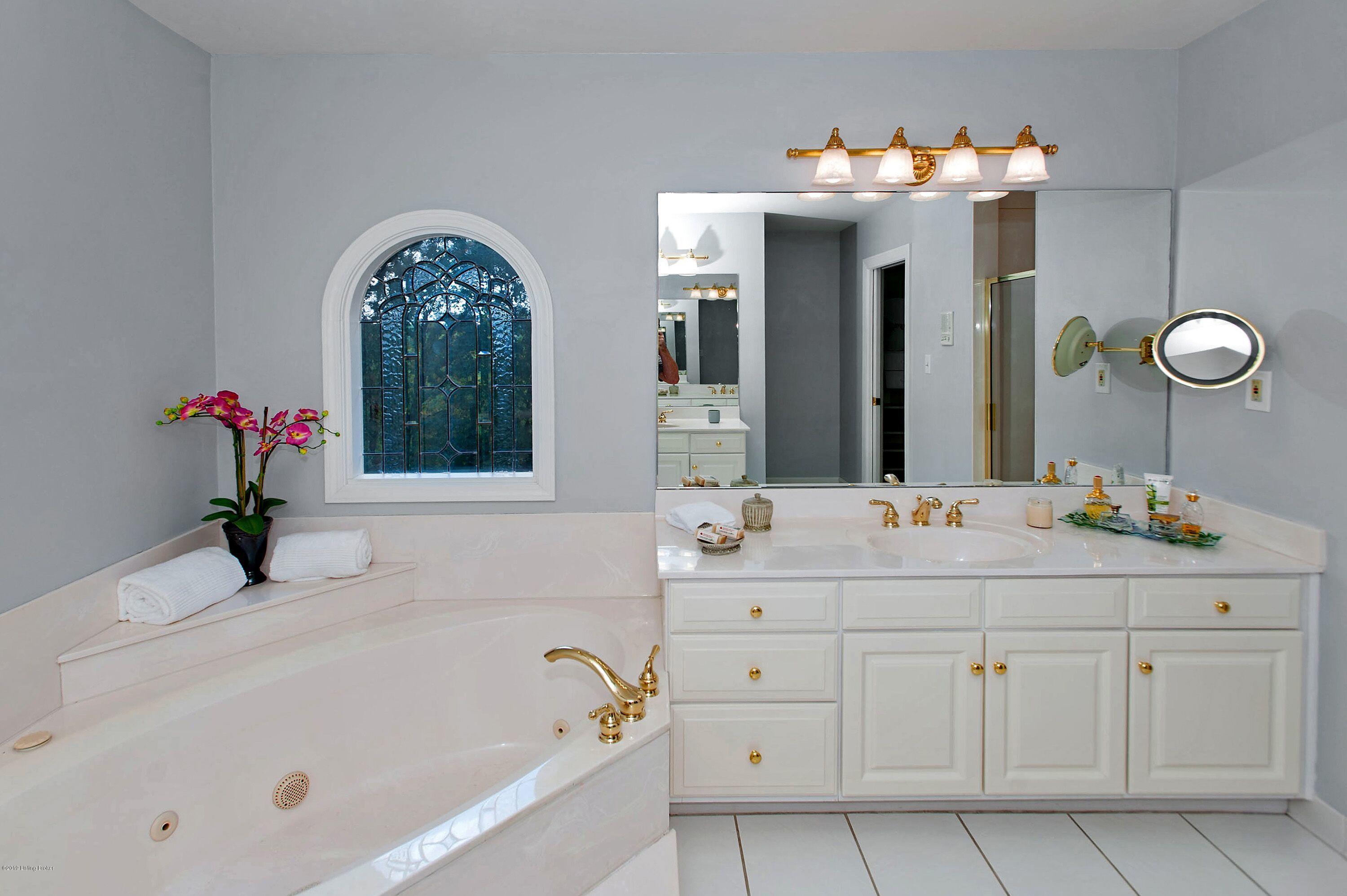 1123 Red Fox Road Louisville, KY 40205 - Photo 39 of 74 Another View in Master Bath