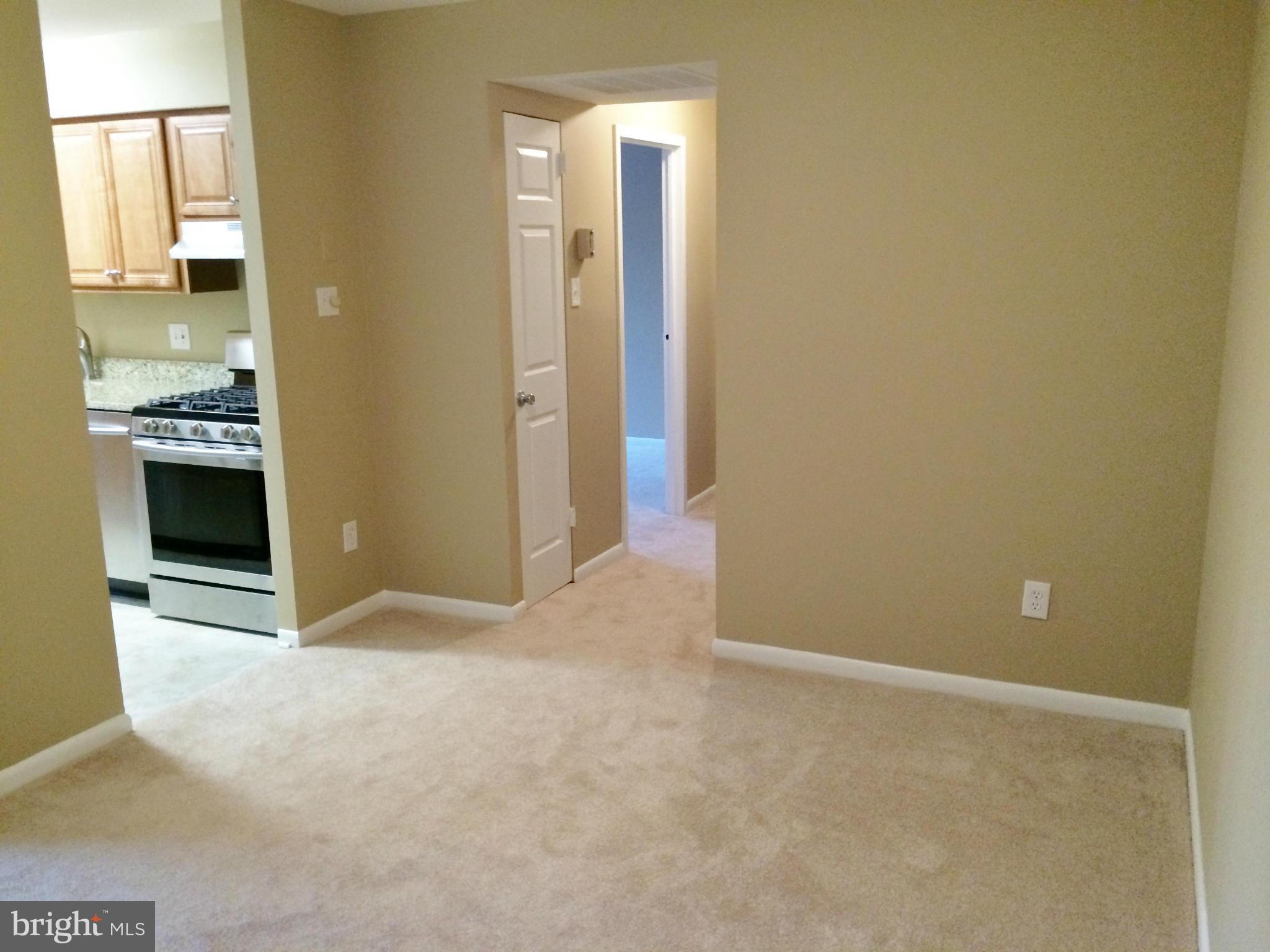 11220 Chestnut Grove Square, Unit 321 Reston, VA 20190 - Photo 14 of 29 Dining Room