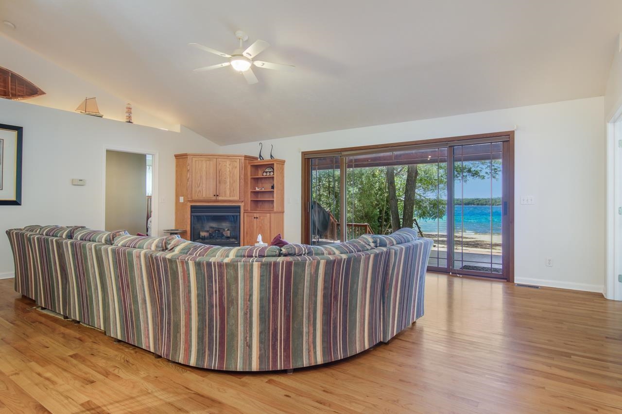 2992 Neahtawanta Road Traverse City, MI 49686 - Photo 27 of 42 1909878-26.JPG